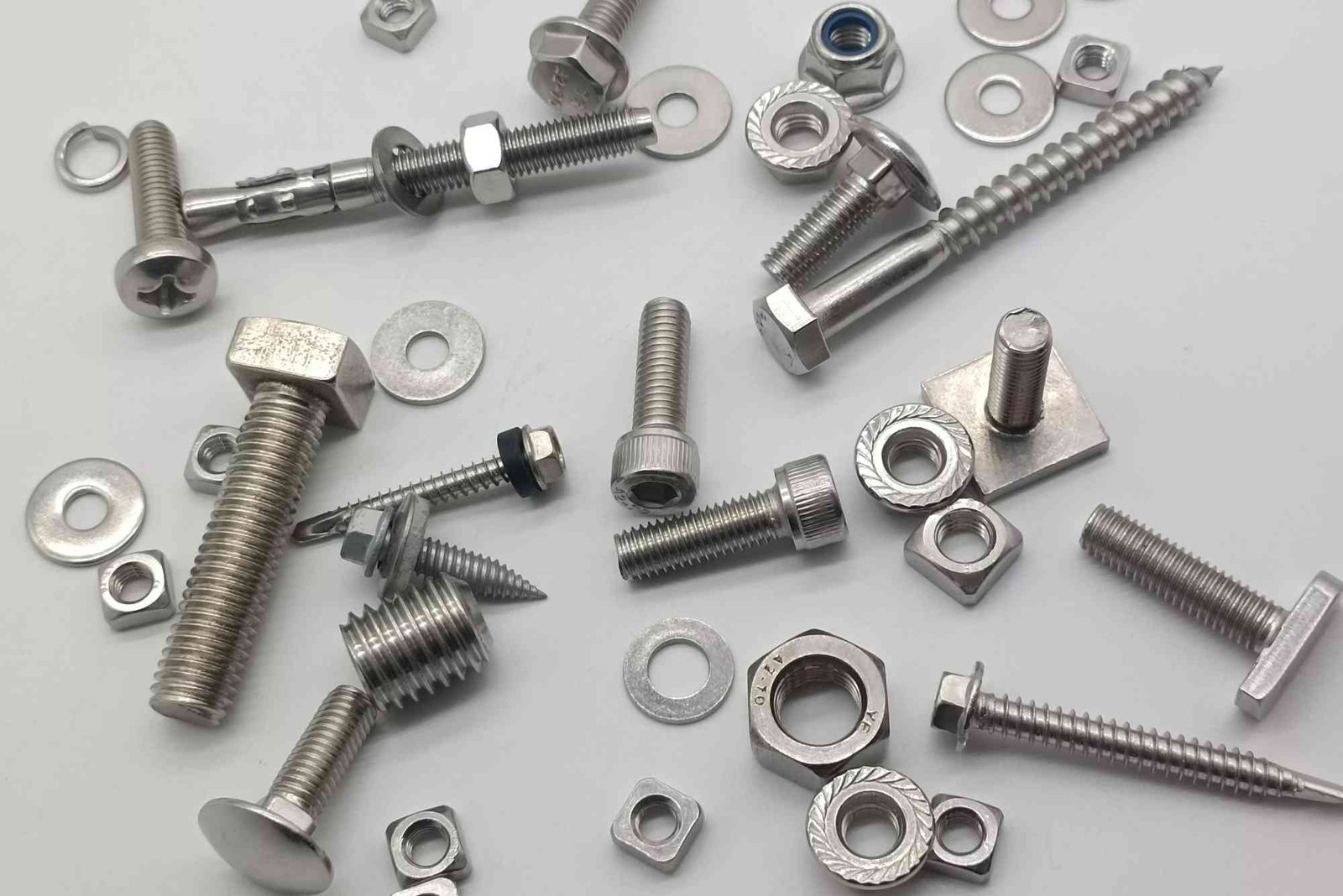 How to Choose Corrosion-Resistant SS Fasteners