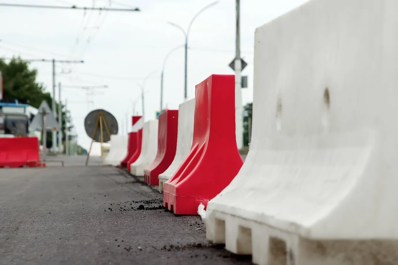 Concrete and Plastic Safety Road Barriers